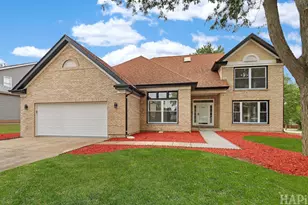 275 Farmhill Dr, Algonquin, IL 60102 - Photo 1