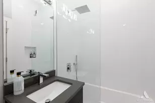 1932 N Drake Ave, Chicago, IL 60647 - Photo 35