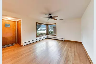 108 S Mount Prospect Road, Mount Prospect, IL 60056 - Photo 5