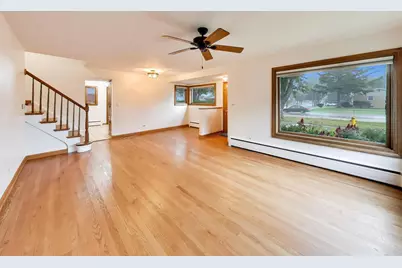108 S Mount Prospect Road, Mount Prospect, IL 60056 - Photo 7
