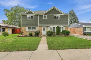 9808 S Maplewood Ave, Evergreen Park, IL 60805 - Photo 1