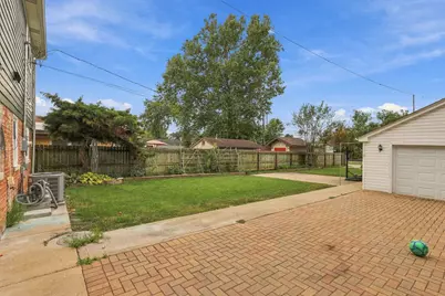 9808 S Maplewood Avenue, Evergreen Park, IL 60805 - Photo 27