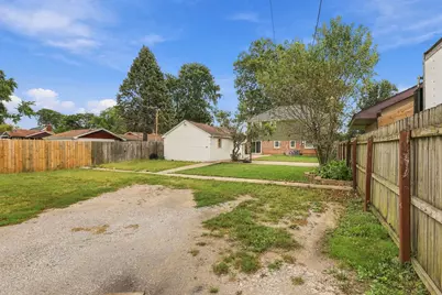 9808 S Maplewood Avenue, Evergreen Park, IL 60805 - Photo 25
