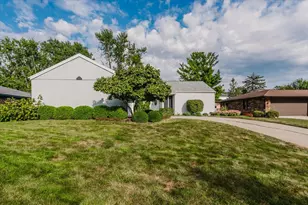 20 Independence Square, Bloomington, IL 61704 - Photo 27