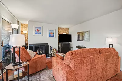 5811 Oakwood Drive #B, Lisle, IL 60532 - Photo 3