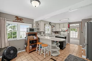 58 Woodbine Dr, Crystal Lake, IL 60014 - Photo 9