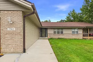 7762 Towermont Dr, Rockford, IL 61102 - Photo 5