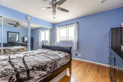 9105 Hollyberry Avenue, Des Plaines, IL 60016 - Photo 11