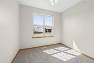 21526 Wolf Lake Way, Crest Hill, IL 60403 - Photo 11