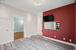 1102 S State St, Champaign, IL 61820 - Photo 5