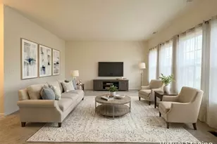 209 Prairie St, Elgin, IL 60120 - Photo 3