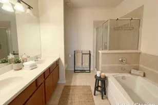 209 Prairie St, Elgin, IL 60120 - Photo 9