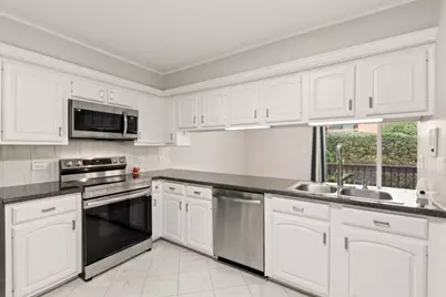 8090 Garfield Avenue #3-1, Burr Ridge, IL 60527 - Photo 7