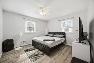 211 S Hammes Ave, Joliet, IL 60436 - Photo 9