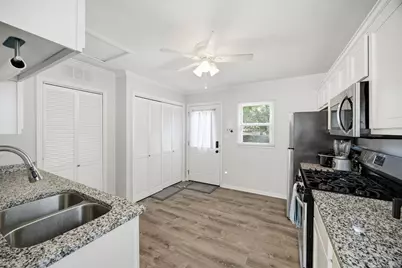 211 S Hammes Avenue, Joliet, IL 60436 - Photo 7