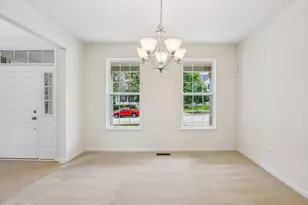 586 Wexford Dr, Elgin, IL 60124 - Photo 7