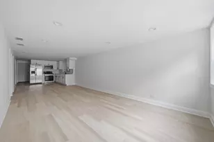 7914 S Essex Ave, Chicago, IL 60617 - Photo 3