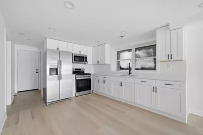 7914 S Essex Avenue, Chicago, IL 60617 - Photo 11