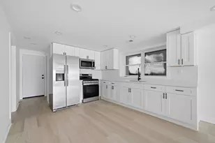 7914 S Essex Ave, Chicago, IL 60617 - Photo 11