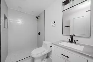 7914 S Essex Ave, Chicago, IL 60617 - Photo 21