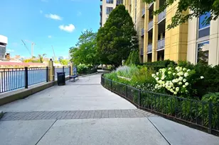 720 N Larrabee St, Chicago, IL 60654 - Photo 25