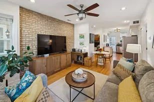 3337 W Byron St, Chicago, IL 60618 - Photo 3