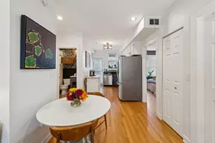 3337 W Byron St, Chicago, IL 60618 - Photo 7