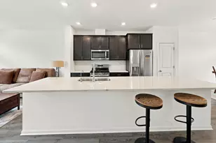 1209 Lakepointe Dr, Schaumburg, IL 60173 - Photo 5