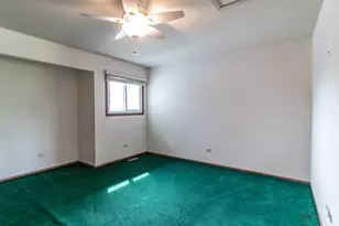 17346 W Maple Ln, Gurnee, IL 60031 - Photo 11