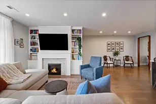 2707 W Belmont Ave, Chicago, IL 60618 - Photo 11