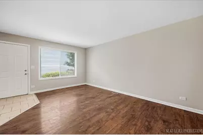 2S759 Winchester Circle #2, Warrenville, IL 60555 - Photo 3