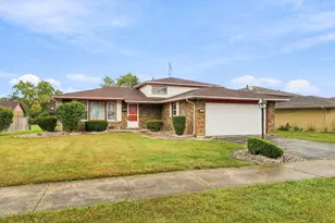 714 E 194th St, Glenwood, IL 60425 - Photo 1