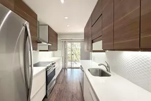 502 W Huntington Commons Rd, Mount Prospect, IL 60056 - Photo 7