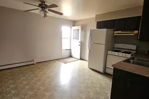 1450 Getzelman Dr, Elgin, IL 60123 - Photo 3