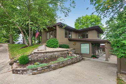 816 Sinnissippi Avenue, Dixon, IL 61021 - Photo 3