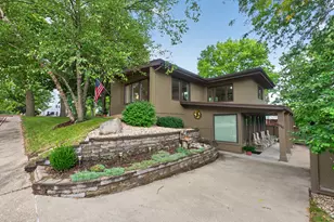 816 Sinnissippi Ave, Dixon, IL 61021 - Photo 3