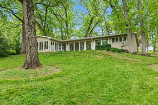 61 Timberlake Rd, Barrington, IL 60010 - Photo 1