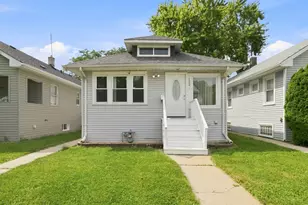 122 S 21st Ave, Maywood, IL 60153 - Photo 1