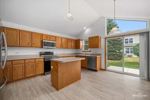 1020 Duran Ct, Joliet, IL 60431 - Photo 7