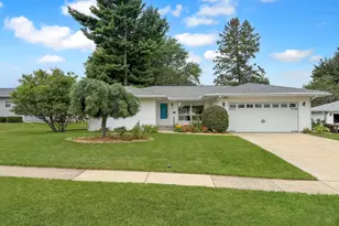 1353 Empire Ct, Freeport, IL 61032 - Photo 1