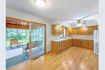 1353 Empire Court, Freeport, IL 61032 - Photo 17