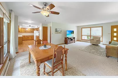 1353 Empire Court, Freeport, IL 61032 - Photo 9