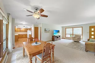 1353 Empire Ct, Freeport, IL 61032 - Photo 9