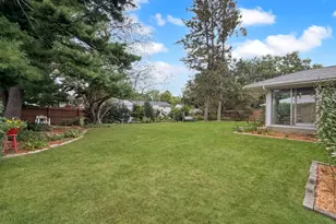 1353 Empire Ct, Freeport, IL 61032 - Photo 23