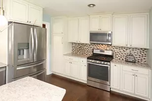 212 Hill Ave, North Aurora, IL 60542 - Photo 11