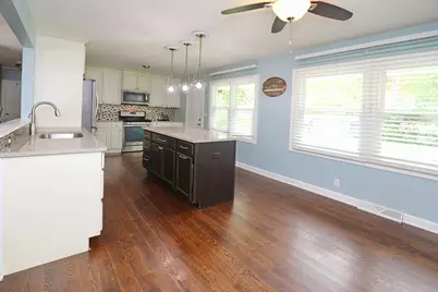212 Hill Avenue, North Aurora, IL 60542 - Photo 7