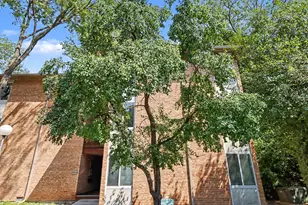 5809 Oakwood Dr, Lisle, IL 60532 - Photo 1