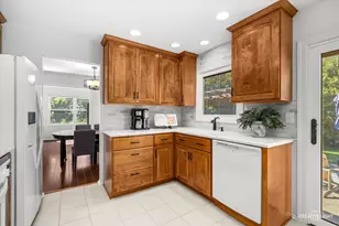 311 Devlin Ct, Naperville, IL 60565 - Photo 9