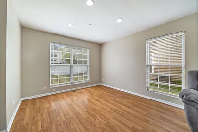 46 Wildflower Way, Streamwood, IL 60107 - Photo 5