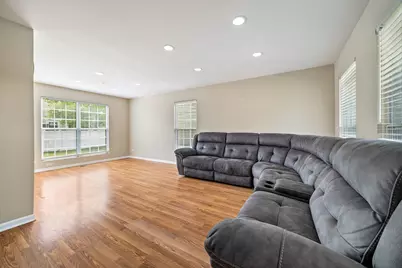 46 Wildflower Way, Streamwood, IL 60107 - Photo 3